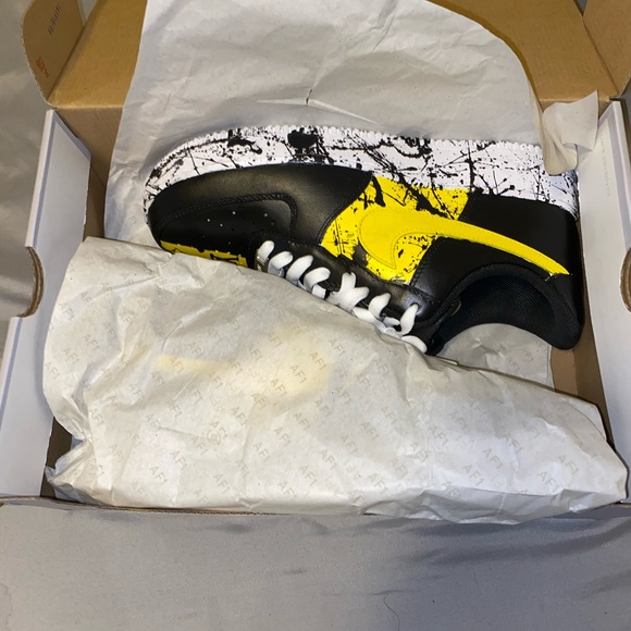 Custom Nike Air Force 1 - Picture 3 of 5